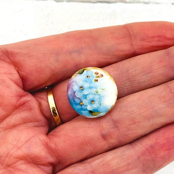 Set of Three Antique Hand Painted Porcelain Buttons Forget-Me-Nots Blue Round - Picture 2 of 8